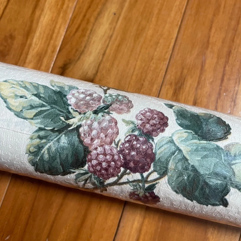Imperial wallpaper made in England New Roll berries, leaves and grapes